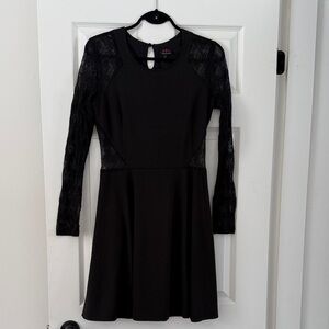 Jules & Leopold Black Long Sleeve Dress